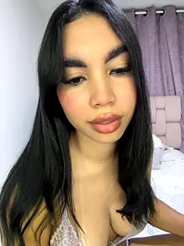 karolaalcendra online show from 11/28/25, 04:34