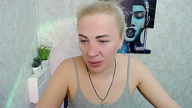 EmmaCat  online show from 02/10/26, 06:12