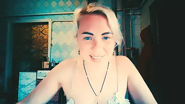 EmmaCat  online show from 04/23/26, 12:00