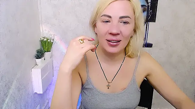 EmmaCat  online show from 02/02/26, 07:18