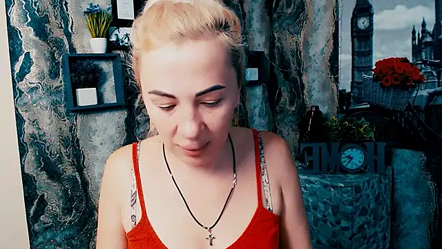 EmmaCat  online show from 10/17/25, 05:22