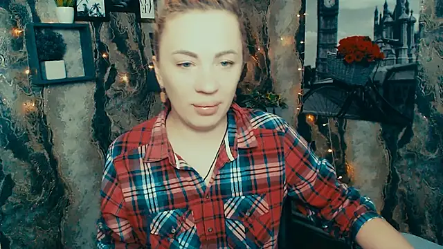 EmmaCat  online show from 12/20/25, 06:49