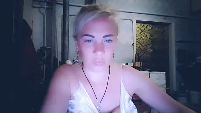 EmmaCat  online show from 05/25/26, 06:50