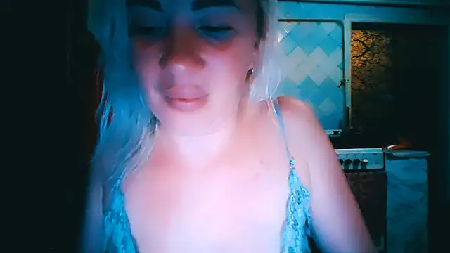 Snapshot of EmmaCat_ chatting on 06/26/26, 06:47 EmmaCat online show from 06/26/26, 06:47