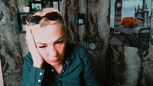 EmmaCat  online show from 09/24/25, 04:19