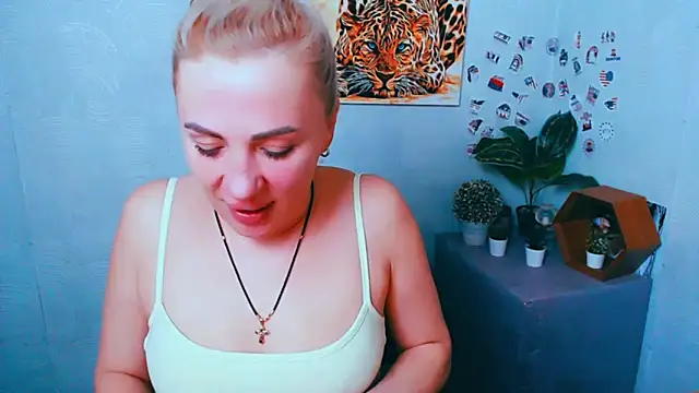 EmmaCat  online show from 02/10/26, 06:29