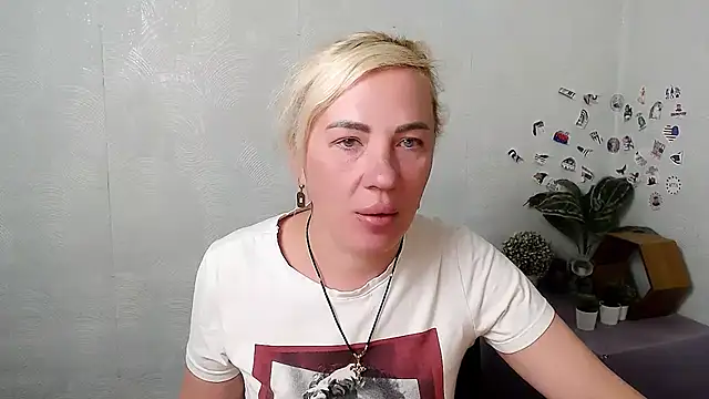 EmmaCat  online show from 05/07/26, 04:06
