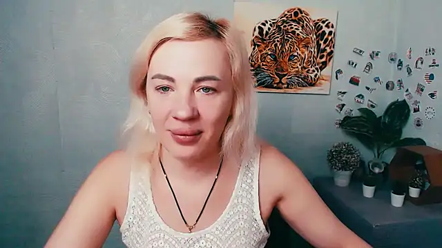EmmaCat  online show from 03/05/26, 05:48