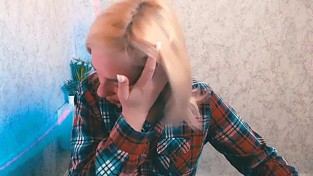 EmmaCat  online show from 01/10/26, 05:36