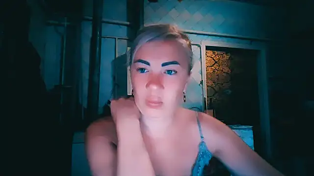 Snapshot of EmmaCat_ chatting on 07/08/26, 05:19 EmmaCat online show from 07/08/26, 05:19