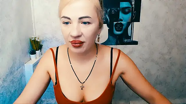 EmmaCat  online show from 11/03/25, 07:24