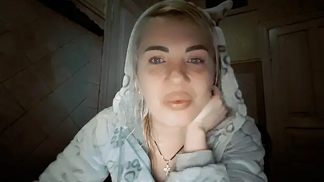 EmmaCat  online show from 02/14/26, 04:18