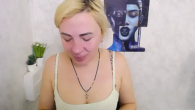 EmmaCat  online show from 02/03/26, 06:40