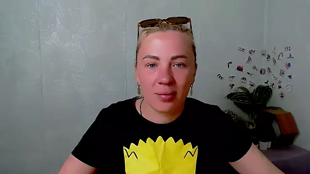 EmmaCat  online show from 05/05/26, 04:26
