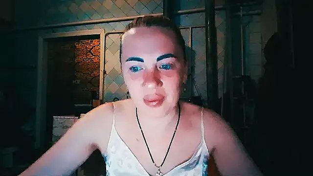 EmmaCat  online show from 04/20/26, 03:57