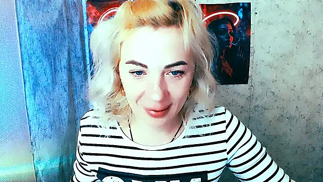 EmmaCat  online show from 11/01/25, 07:35