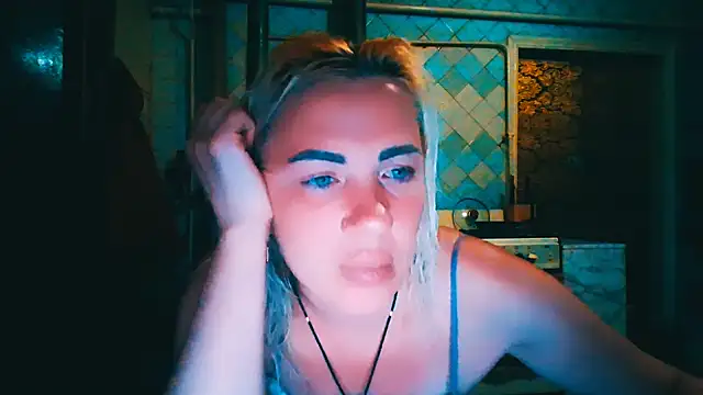Snapshot of EmmaCat_ chatting on 06/10/26, 07:04 EmmaCat online show from 06/10/26, 07:04