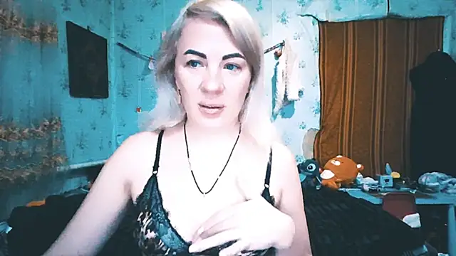 EmmaCat  online show from 11/15/25, 05:55