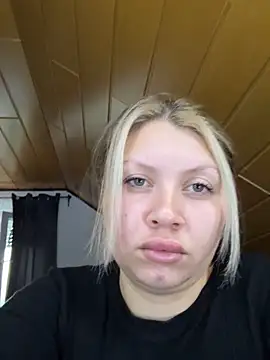 Snapshot of Juliane_Deutschland chatting on 10/06/25, 01:12 Juliane Deutschland online show from 10/06/25, 01:12