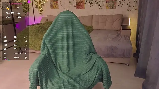 Aki nohana online show from 10/31/25, 12:46