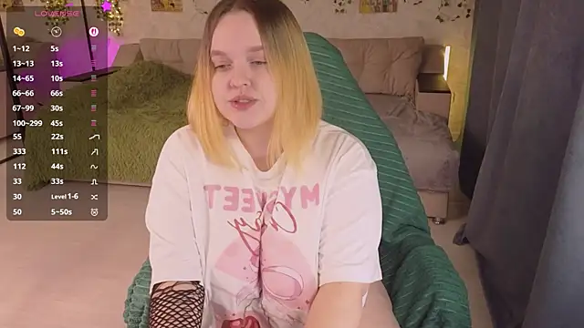 Aki nohana online show from 10/29/25, 02:49