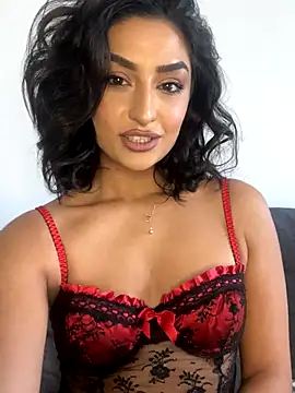 Mia spicyy online show from 11/12/25, 10:08