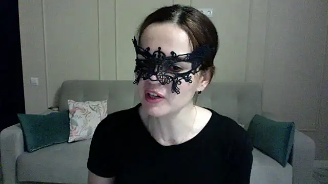 Snapshot of Myrisse chatting on 10/23/25, 04:38 Myrisse online show from 10/23/25, 04:38