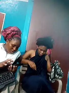 BlondieBitch online show from 10/31/25, 03:19