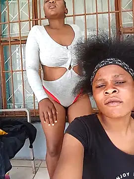 BlondieBitch online show from 12/18/25, 10:19