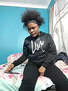 BlondieBitch online show from 11/17/25, 03:38