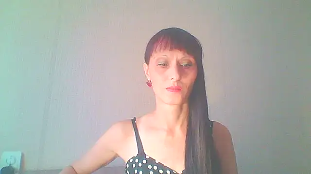 Snapshot of Irivana chatting on 10/06/25, 08:04 Irivana online show from 10/06/25, 08:04
