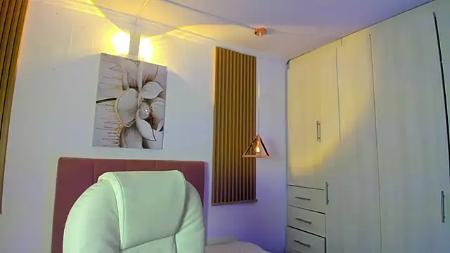 KoraRousee online show from 09/27/25, 12:55