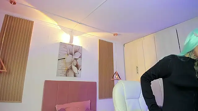 KoraRousee online show from 10/16/25, 01:08