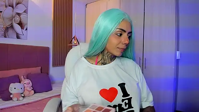 KoraRousee online show from 10/18/25, 01:35