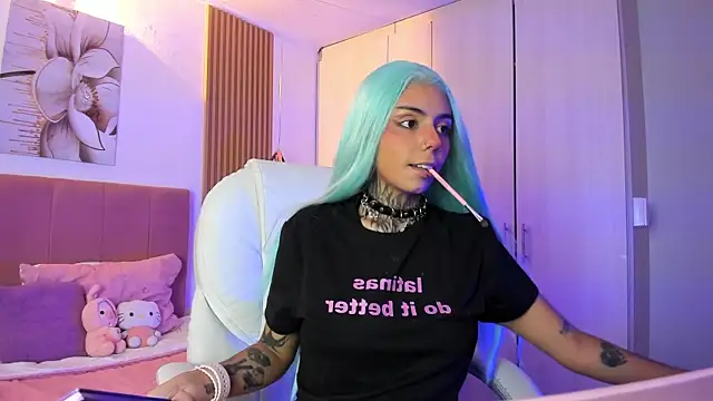 KoraRousee online show from 10/24/25, 01:32