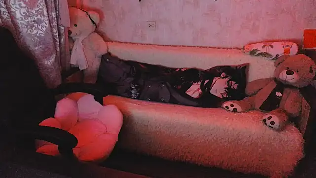 Snapshot of Amireth chatting on 09/23/25, 10:39 Amireth online show from 09/23/25, 10:39