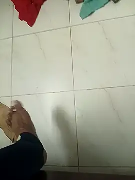 Snapshot of meenahotdarling chatting on 09/18/25, 04:43 meenahotdarling online show from 09/18/25, 04:43