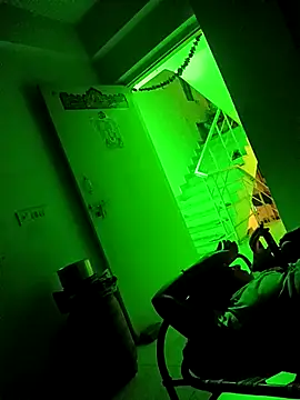 Snapshot of meenahotdarling chatting on 09/15/25, 04:40 meenahotdarling online show from 09/15/25, 04:40