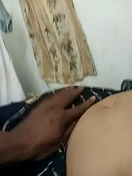 Snapshot of meenahotdarling chatting on 09/14/25, 04:40 meenahotdarling online show from 09/14/25, 04:40