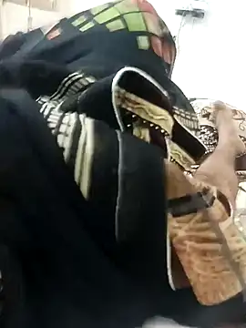 Snapshot of meenahotdarling chatting on 09/30/25, 11:16 meenahotdarling online show from 09/30/25, 11:16