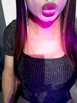 Cutie-Whiskey1 online show from 04/19/26, 05:47