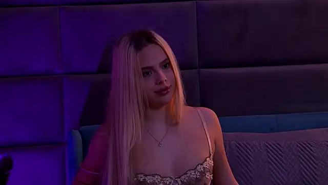 Snapshot of YssabelFox chatting on 11/16/25, 04:12 YssabelFox online show from 11/16/25, 04:12