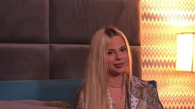 Snapshot of YssabelFox chatting on 10/09/25, 04:57 YssabelFox online show from 10/09/25, 04:57