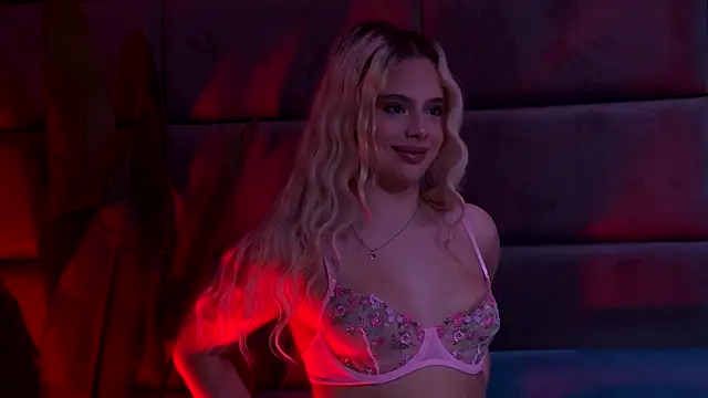 Snapshot of YssabelFox chatting on 11/21/25, 03:44 YssabelFox online show from 11/21/25, 03:44