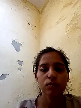 Snapshot of Saloni-Gupta chatting on 09/27/25, 03:45 Saloni-Gupta online show from 09/27/25, 03:45