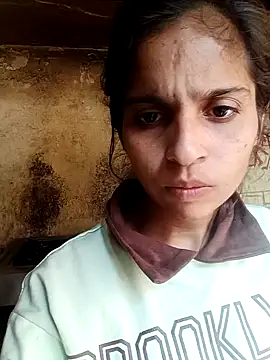 Saloni-Gupta online show from 12/16/25, 07:23