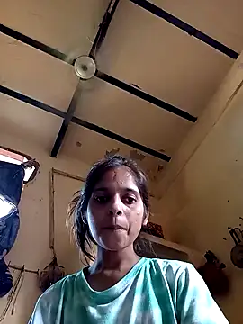 Snapshot of Saloni-Gupta chatting on 09/26/25, 11:28 Saloni-Gupta online show from 09/26/25, 11:28
