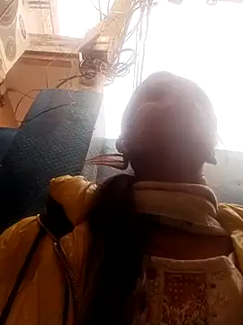 Saloni-Gupta online show from 12/17/25, 10:09