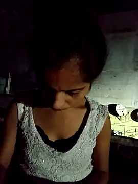 Snapshot of Saloni-Gupta chatting on 09/25/25, 08:59 Saloni-Gupta online show from 09/25/25, 08:59