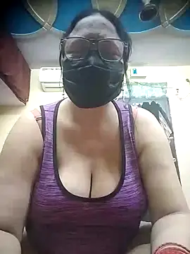 thehotlady online show from 04/05/26, 03:02